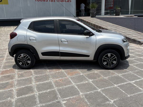 KWID ICONIC 2024 - Imagen 5