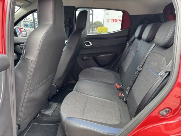 KWID ICONIC TM MY2025 - Imagen 19