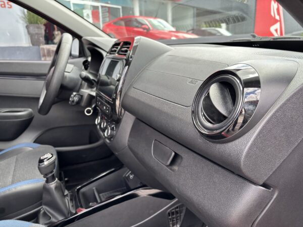 KWID ICONIC TM MY2025 - Imagen 13