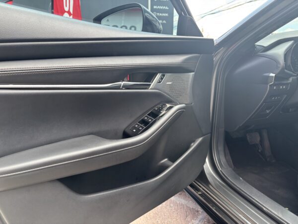 MAZDA M3H SG XAM 2023 - Imagen 11