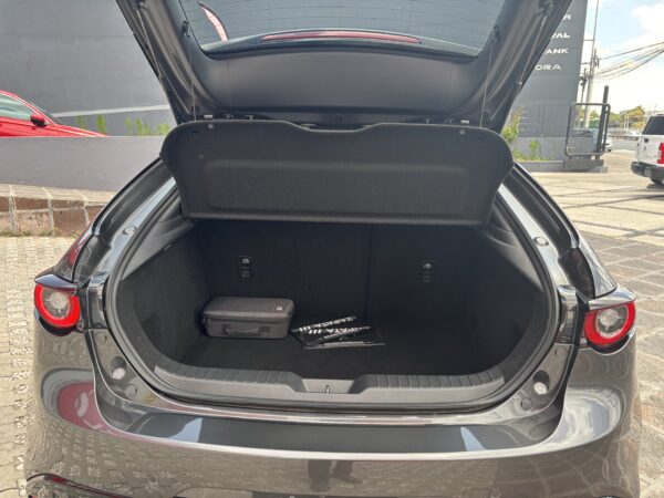 MAZDA M3H SG XAM 2023 - Imagen 7