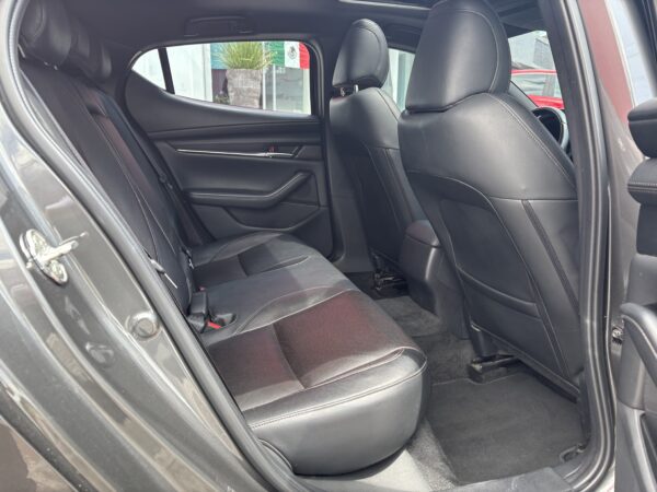 MAZDA M3H SG XAM 2023 - Imagen 12