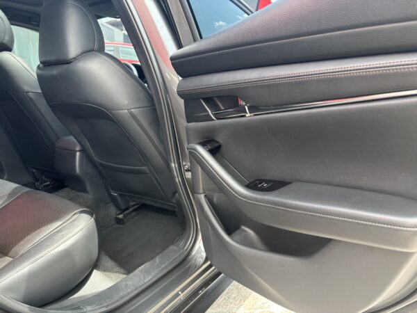 MAZDA M3H SG XAM 2023 - Imagen 14