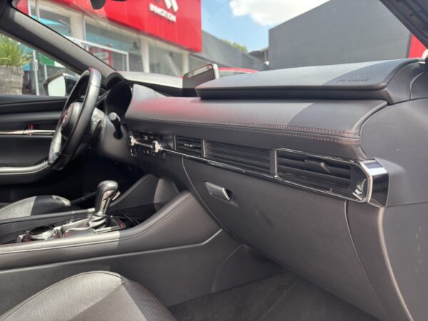 MAZDA M3H SG XAM 2023 - Imagen 15