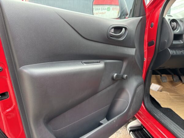 FRONTIER NP300 DOBLE CABINA S 2018 - Imagen 14
