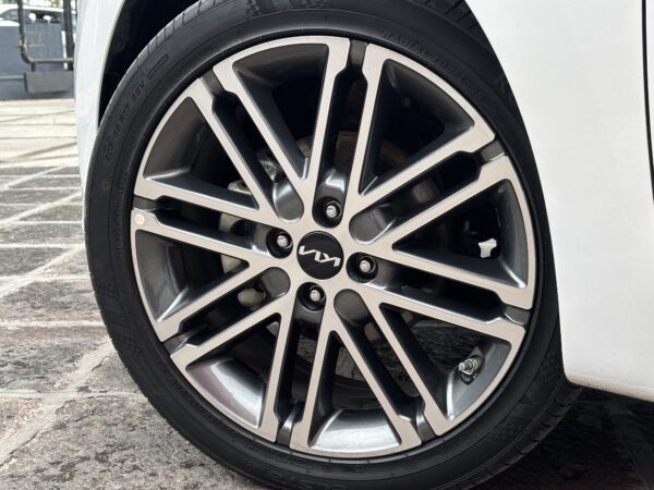 KIA RIO EX 2023 - Imagen 17