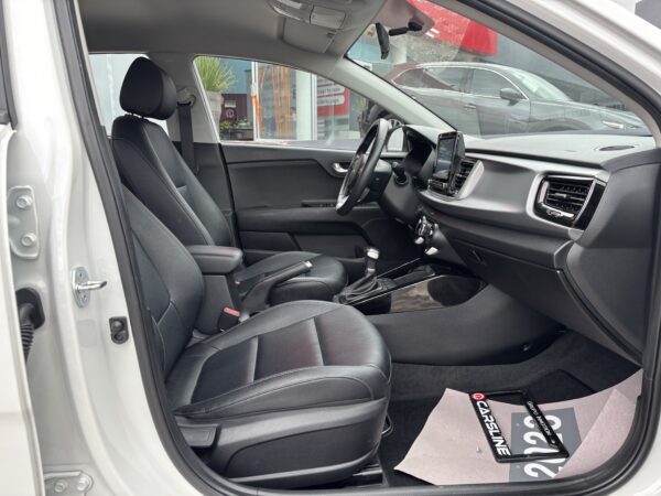 KIA RIO EX 2023 - Imagen 10