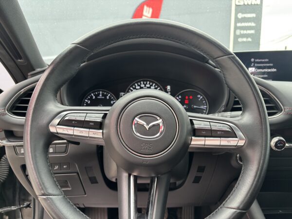 MAZDA M3H CE XAM 2023 - Imagen 7