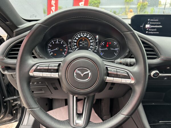 MAZDA M3H CE XAM 2023 - Imagen 10