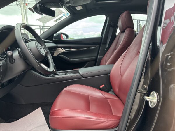 MAZDA M3H CE XAM 2023 - Imagen 13