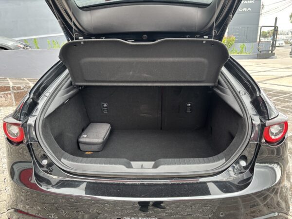 MAZDA M3H CE XAM 2023 - Imagen 5