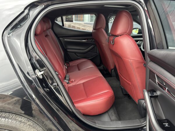 MAZDA M3H CE XAM 2023 - Imagen 15