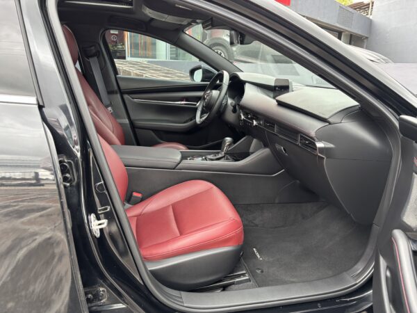 MAZDA M3H CE XAM 2023 - Imagen 17