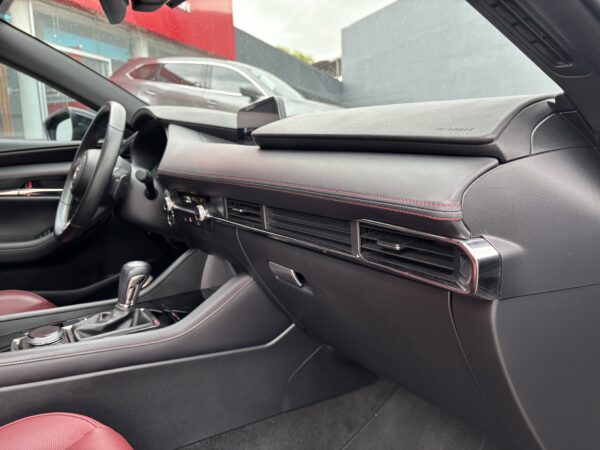 MAZDA M3H CE XAM 2023 - Imagen 18