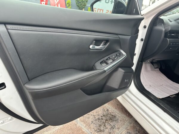 SENTRA SR PLATINUM 2023 - Imagen 8