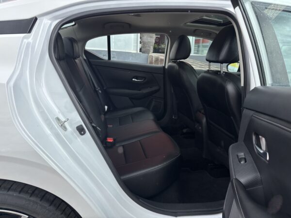 SENTRA SR PLATINUM 2023 - Imagen 7