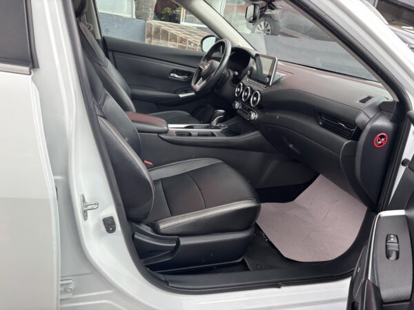 SENTRA SR PLATINUM 2023 - Imagen 17