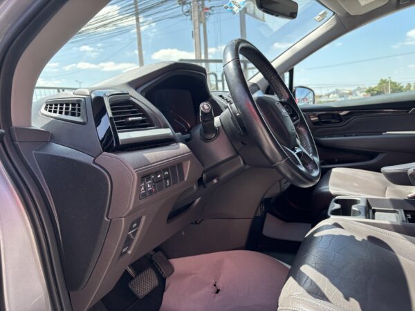 MINIVAN ODYSSEY TOURING 2019 - Imagen 13