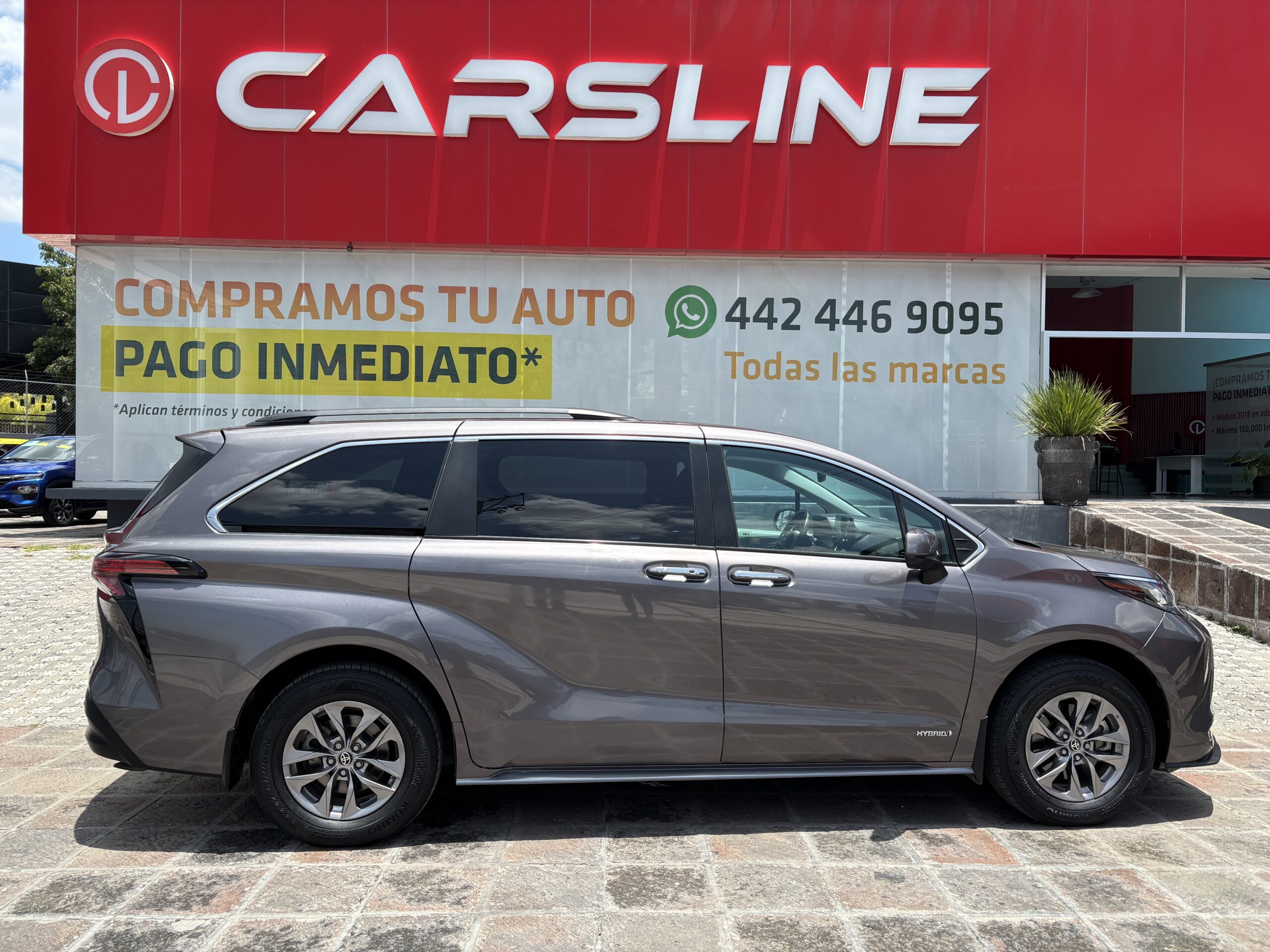 TOYOTA SIENNA XLE MINIVAN V6 2021
